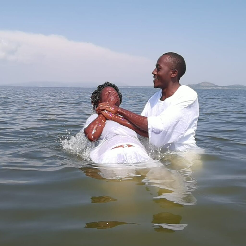 Heute hatten wir Taufe bei uns im See.